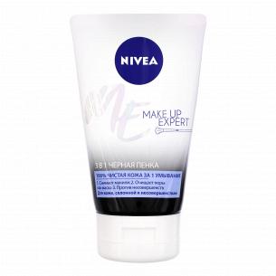 Пенка для умывания Nivea Makeup Еxpert для жирной кожи, черная