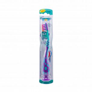 Зубна щітка Aquafresh Unior